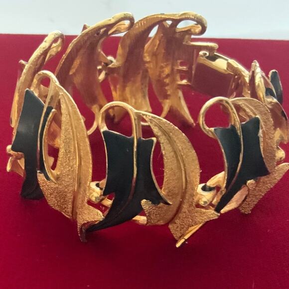 Vintage Signed Mode Art Bracelet - Picture 2 of 9